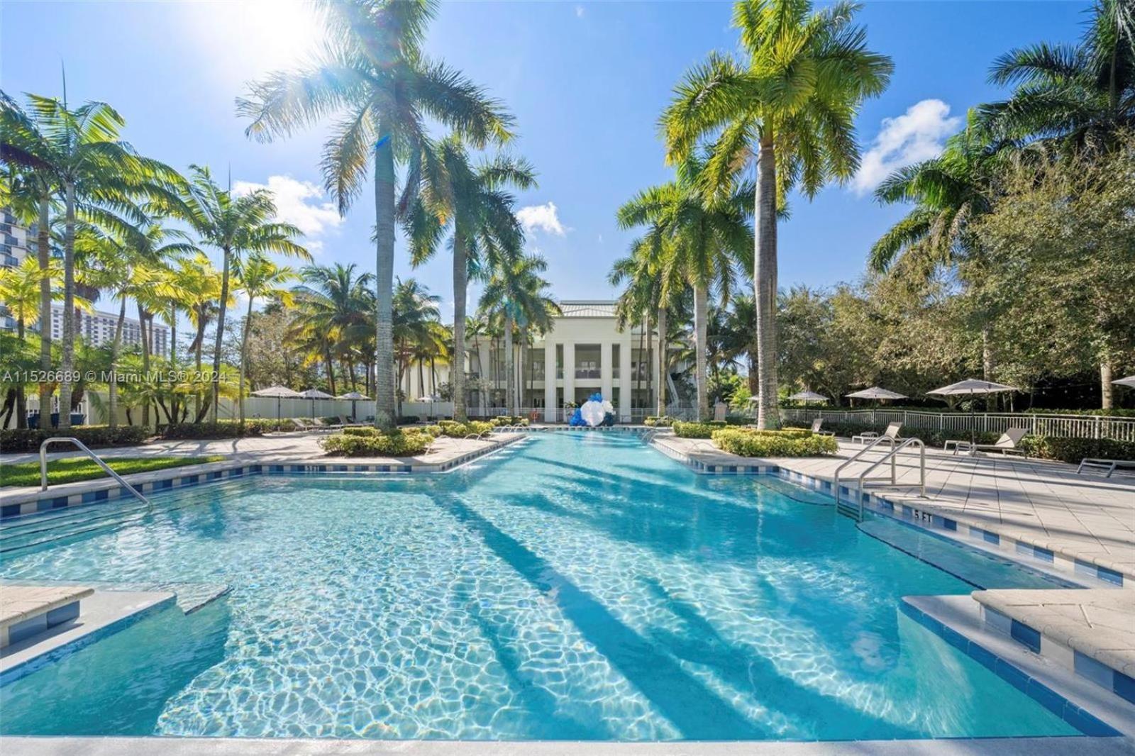 Doral Pool 310 By Waveproperties