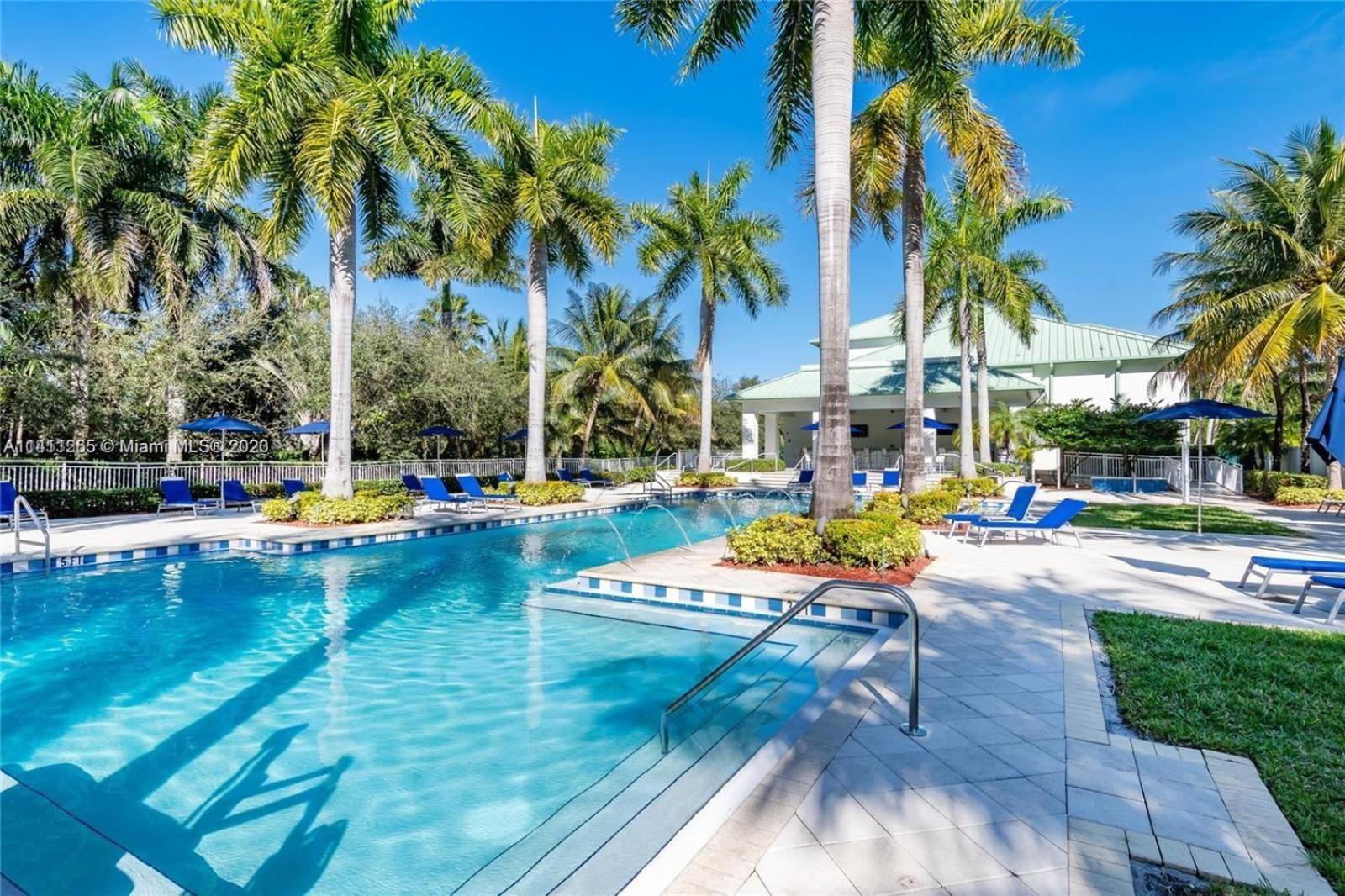 Apartment Doral Pool 310 By Waveproperties *