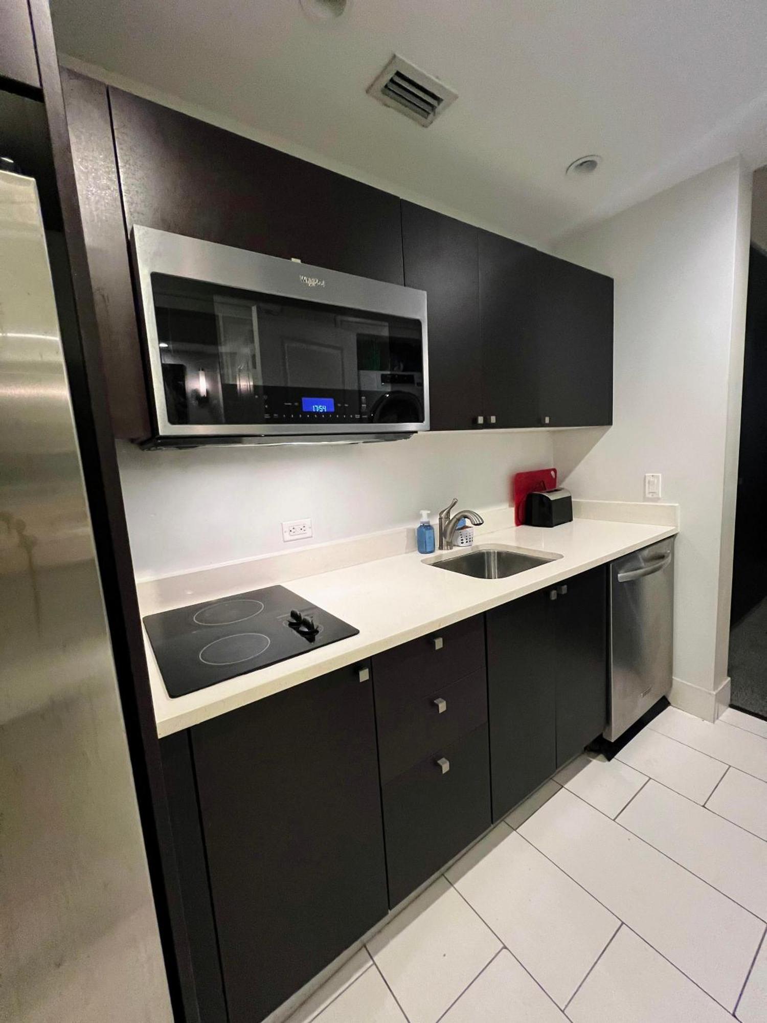 Doral Pool 310 By Waveproperties Miami