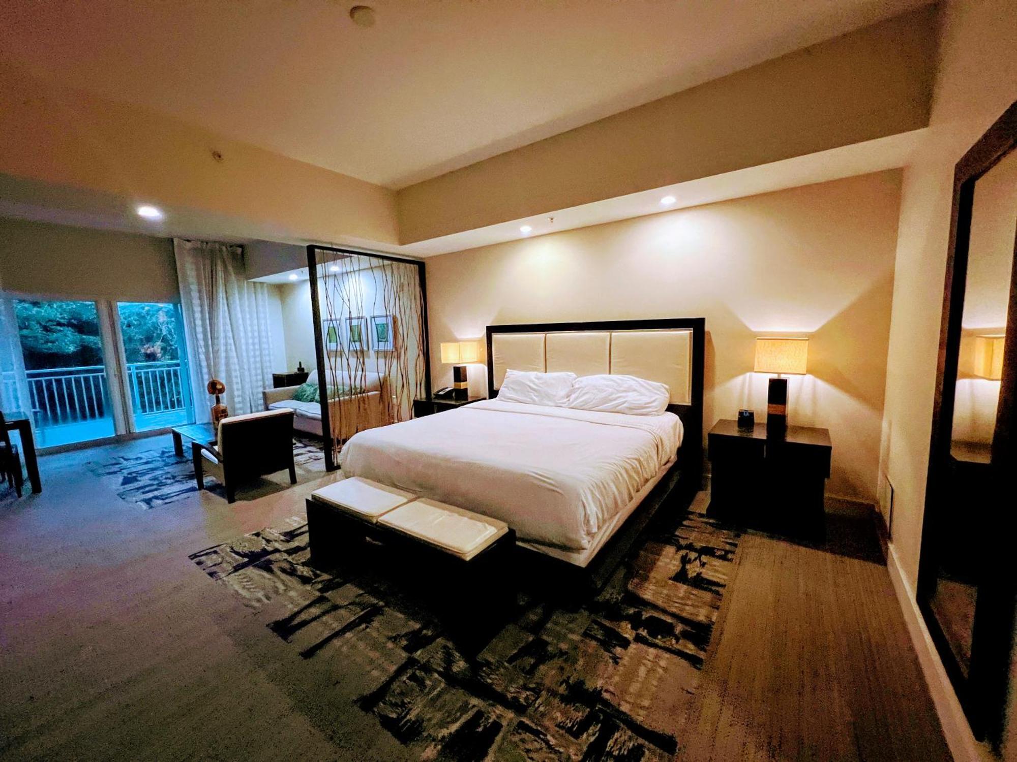 Doral Pool 310 By Waveproperties Apartment